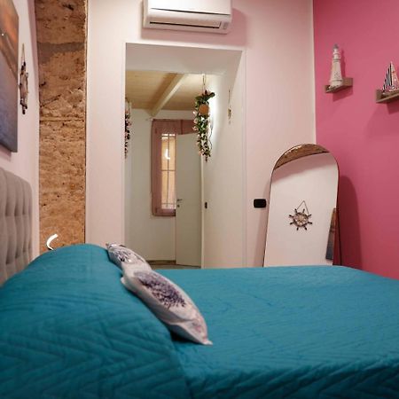 Stay In The Heart Of Salerno - Near The Duomo "La Finestra Sul Borgo" מראה חיצוני תמונה
