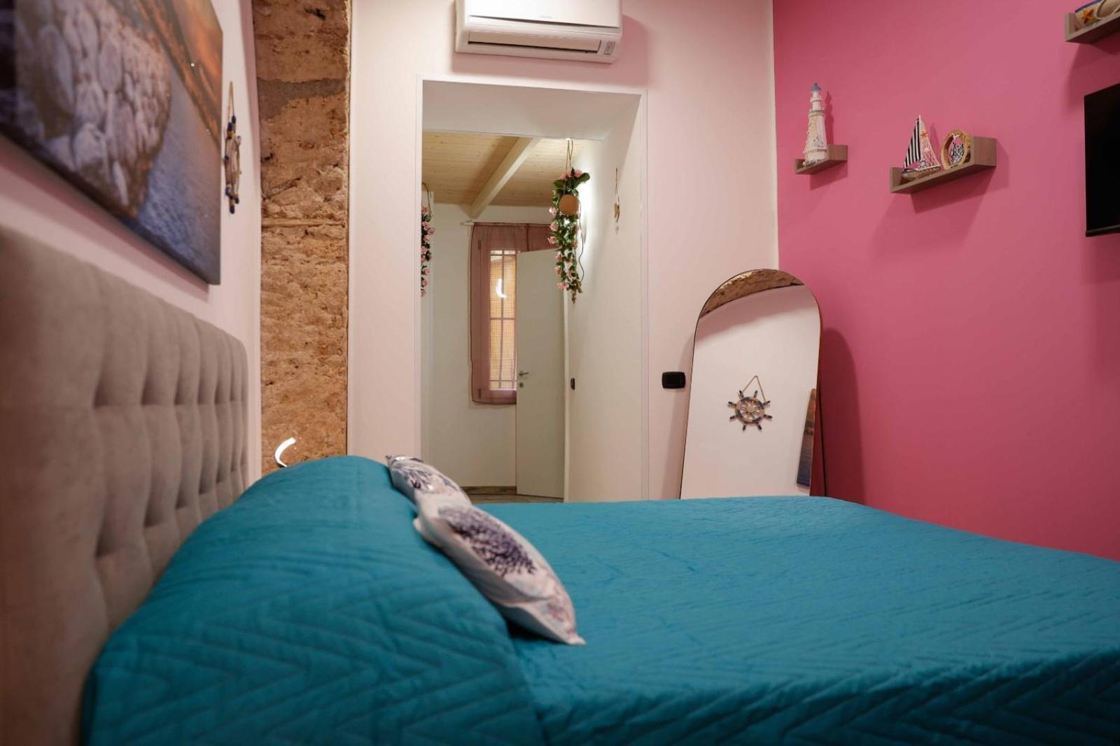 Stay In The Heart Of Salerno - Near The Duomo "La Finestra Sul Borgo" מראה חיצוני תמונה