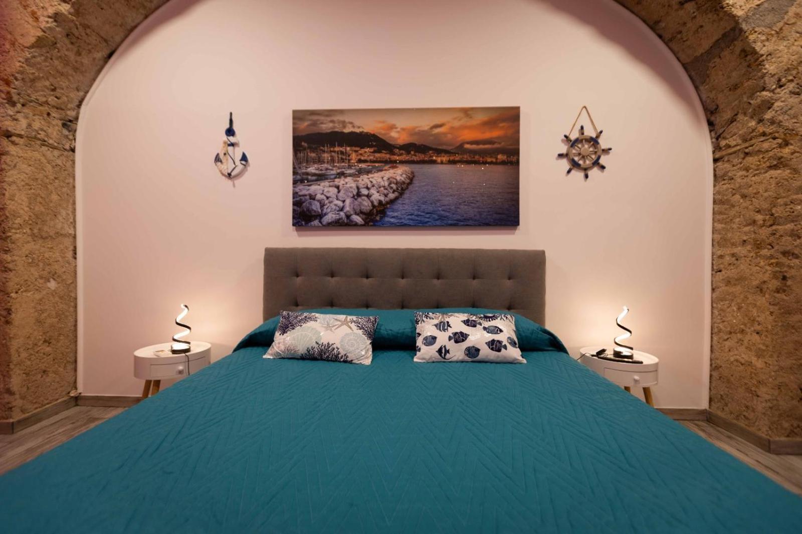 Stay In The Heart Of Salerno - Near The Duomo "La Finestra Sul Borgo" מראה חיצוני תמונה